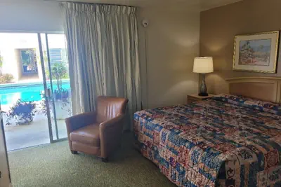 Photo 5 - Queens Lodge Motel