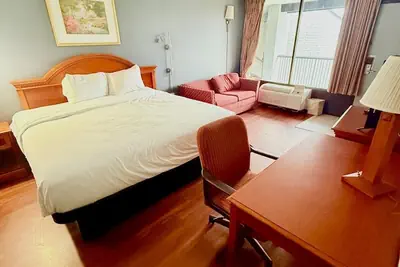 Photo 4 - VIP INN AND SUITES
