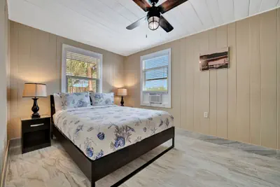 Photo 4 - Stones Throw Beachfront Luxury Suites