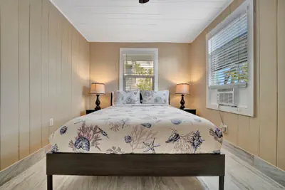 Photo 3 - Stones Throw Beachfront Luxury Suites