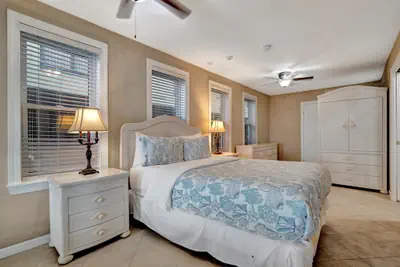 Photo 5 - Stones Throw Beachfront Luxury Suites