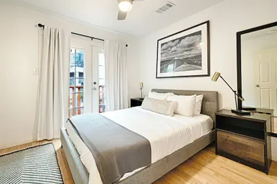 Photo 4 - Heart of Austin Hideaways