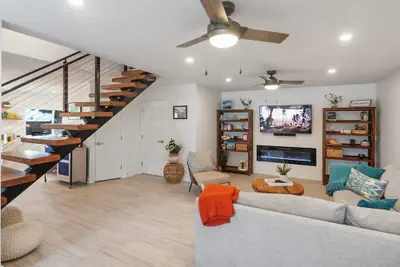 Photo 5 - Cozy Pet Friendly 3 Bedroom