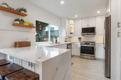 Photo 2 - Cozy Pet Friendly 3 Bedroom