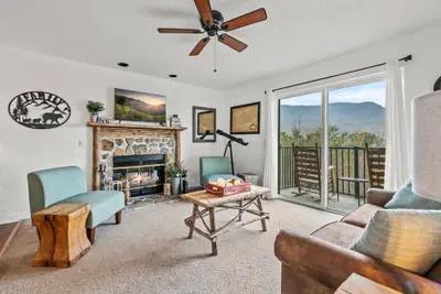 Photo 2 - Sleeps 4 Mountain Views Indoor Pool Hot Tub