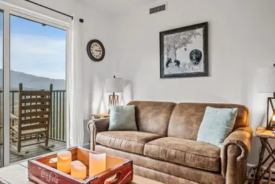 Photo 3 - Sleeps 4 Mountain Views Indoor Pool Hot Tub