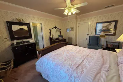 Photo 3 - Roseberry House Bed & Breakfast