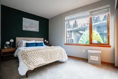 Photo 3 - Sophari East: Bellevue Apartments