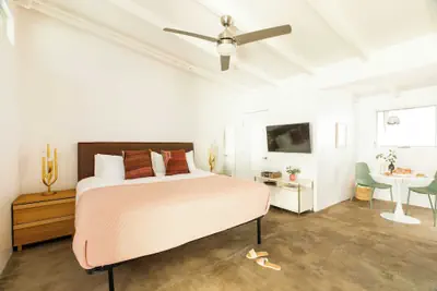 Photo 4 - 2 Rooms, Sleeps 8 Retro Hotel w/ Pool Wesley King Studio Buyout by Avantstay