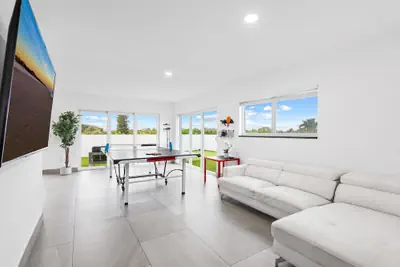 Photo 5 - Apt W/patio, Balcony & Mini-golf