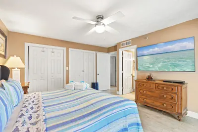 Photo 5 - Steps to Paradise: Ground-floor 2br/2ba Beachfront Condo, Sleeps 8, Gulf Views!