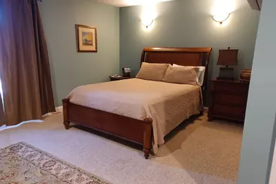Photo 3 - Natchez Manor Bed & Breakfast