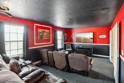 Photo 4 - Modern 8BR Home With Private Pool and hot tub
