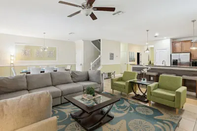 Photo 2 - Modern 8BR Home With Private Pool and hot tub