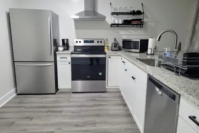 Photo 5 - Renovated 2 Bed Walltown Home Walk to Duke B