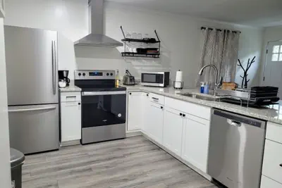Photo 2 - Renovated 2 Bed Walltown Home Walk to Duke A