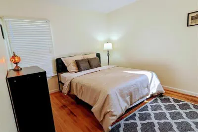 Photo 5 - Convinient Location in Los Angeles
