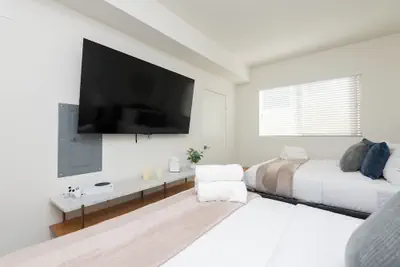 Photo 5 - Hollywood Apartment Near Walk of Fame