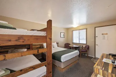 Photo 4 - Birch Glen Hotel