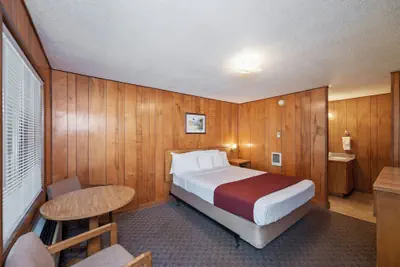 Photo 4 - Birch Glen Hotel