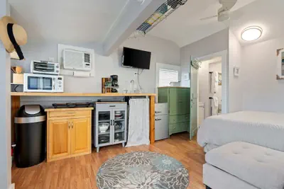 Photo 4 - Just Beachy Charming Studio!