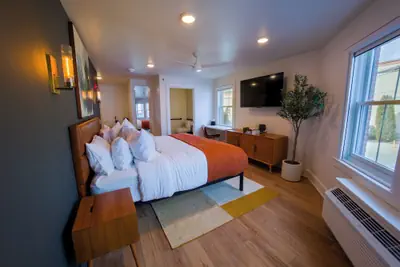 Photo 4 - The 1850 Hotel