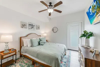 Photo 5 - Sunrise Paradise - Pet Friendly! Community Pool!