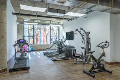 Photo 5 - Sosuite 2BR Apt w W D Gym On-site Restaurant