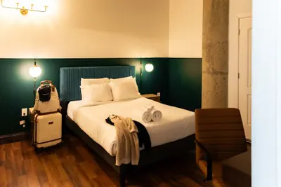 Photo 3 - Sosuite 2BR Apt w W/d, Gym, On-site Restaurant