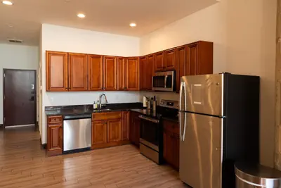 Photo 4 - Sosuite 2BR Apt w W/d, Gym, On-site Restaurant