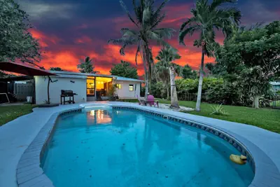 Photo 2 - Entire House - Paradise in Dania Beach