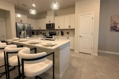 Photo 4 - Upstay Family Home w Cinema Pool BBQ Clermont