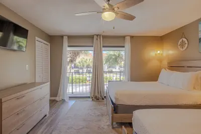 Photo 5 - 2BR Condo in Edgewater Resort With Golf, Tennis, Pools & Free Tram Service!
