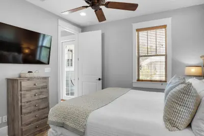 Photo 4 - 30A Stay With Pool & Beach Access + Free Attraction Tickets!