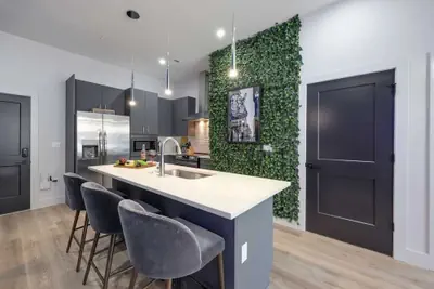 Photo 4 - 2 Modern Apartments in Heart of Midtown, Walkable Location Patio, Pool & Gym