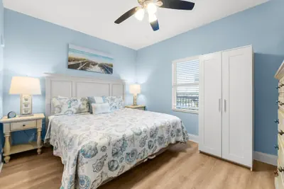 Photo 4 - Laketown Wharf 713- Our Lil Sea-cret
