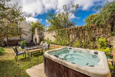 Photo 3 - Luxurious Historic 5BR Fredericksburg inn w spa