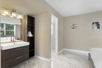 Photo 2 - Bay Harbor Sunset Apt 2A