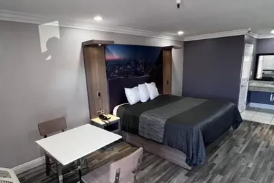 Photo 2 - Paradise Inn