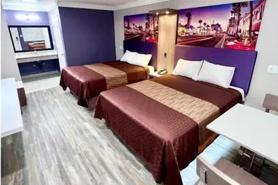 Photo 3 - Paradise Inn
