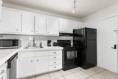 Photo 3 - Bay Harbor Sunset Apt 3A