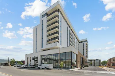 Photo 2 - Placemakr Salt Lake City Downtown, Apartments by Hilton