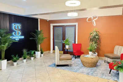 Photo 2 - Spanish Trails Inn