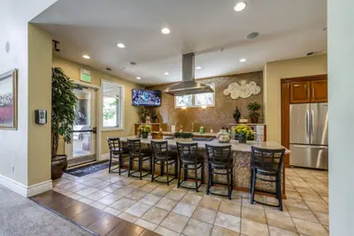 Photo 2 - New Luxurious 1BR Apartment Heated Pool Spa Sauna