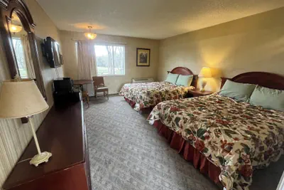 Photo 2 - Sleeping Ute Mountain Motel