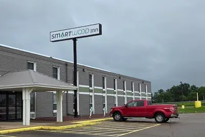 Photo 2 - Smartwood Inn
