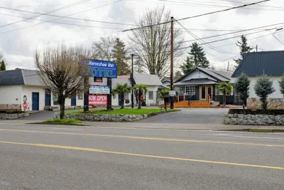 Photo 2 - Horseshoe inn