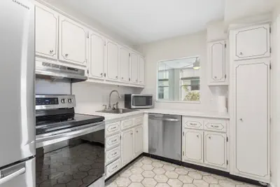 Photo 5 - Bay Harbor Sunset Apt 3C