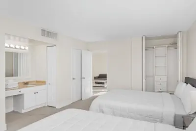 Photo 3 - Bay Harbor Sunset Apt 3C