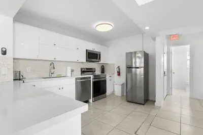 Photo 3 - Bay Harbor Sunset Apt 4A